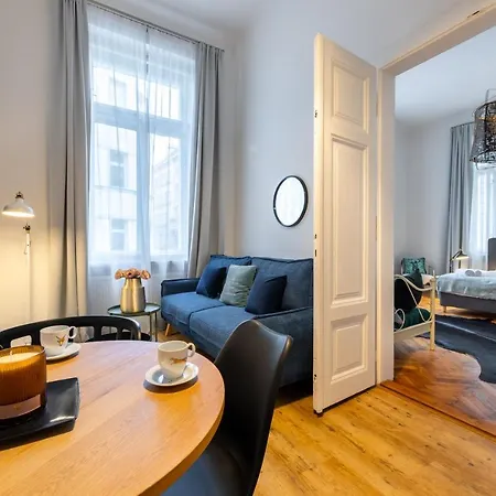 Charming 1 Bedroom In The Center Of Apartment Prag