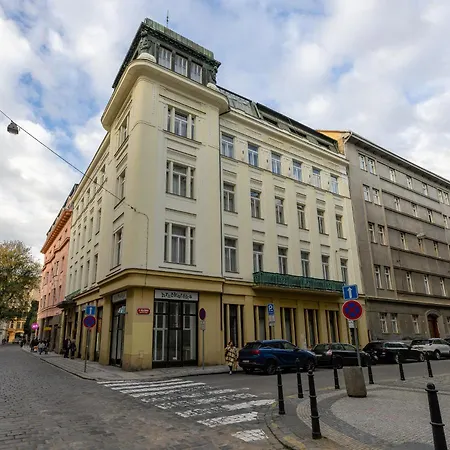 Charming 1 Bedroom In The Center Of